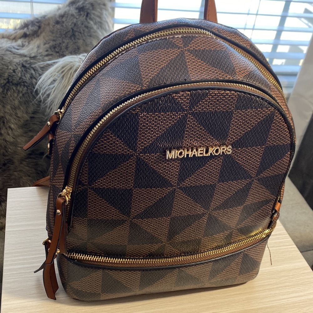 Michael Kors BookBag x Backpack
